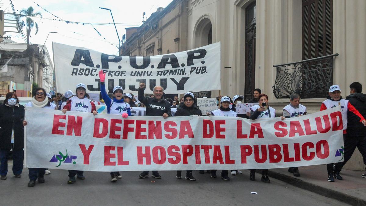 Los trabajadores de la salud tambin se movilizan contra el polmico decreto de Morales que criminaliza la protesta social Edgardo Valera